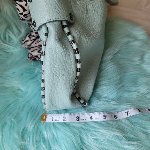 Jessica Simpson purse - Picture 2 of 12